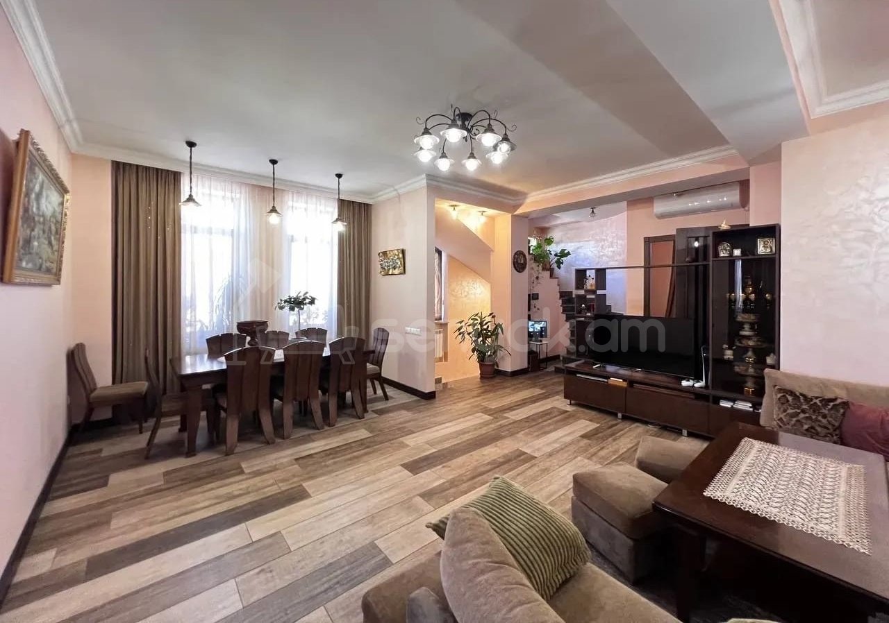 4 Սենյականոց Շքեղ Առանձնատուն, 300քմ