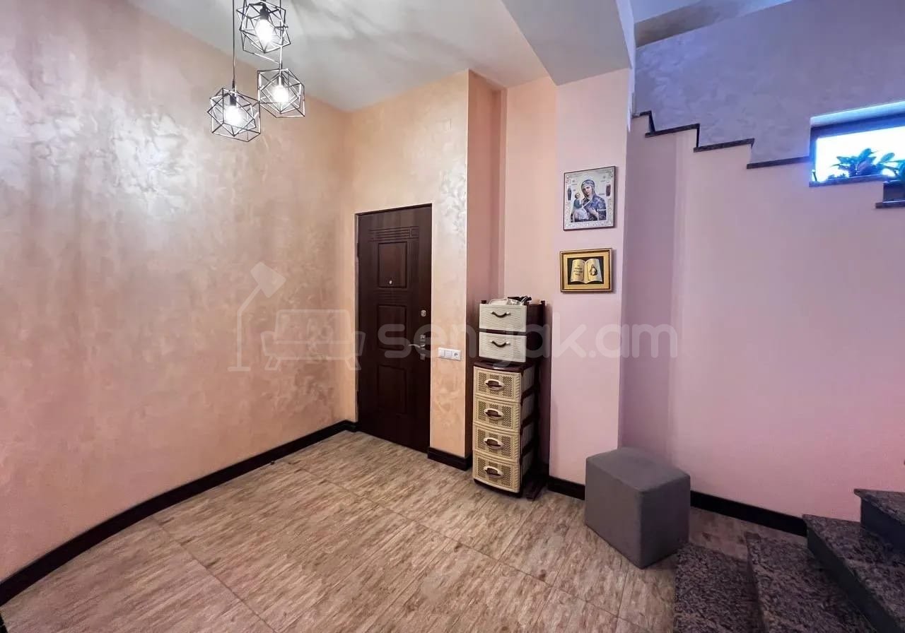 4 Սենյականոց Շքեղ Առանձնատուն, 300քմ