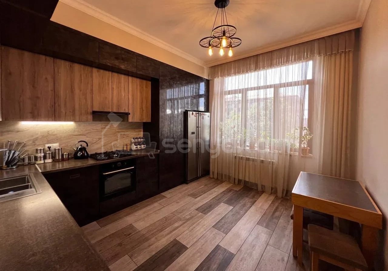 4 Սենյականոց Շքեղ Առանձնատուն, 300քմ