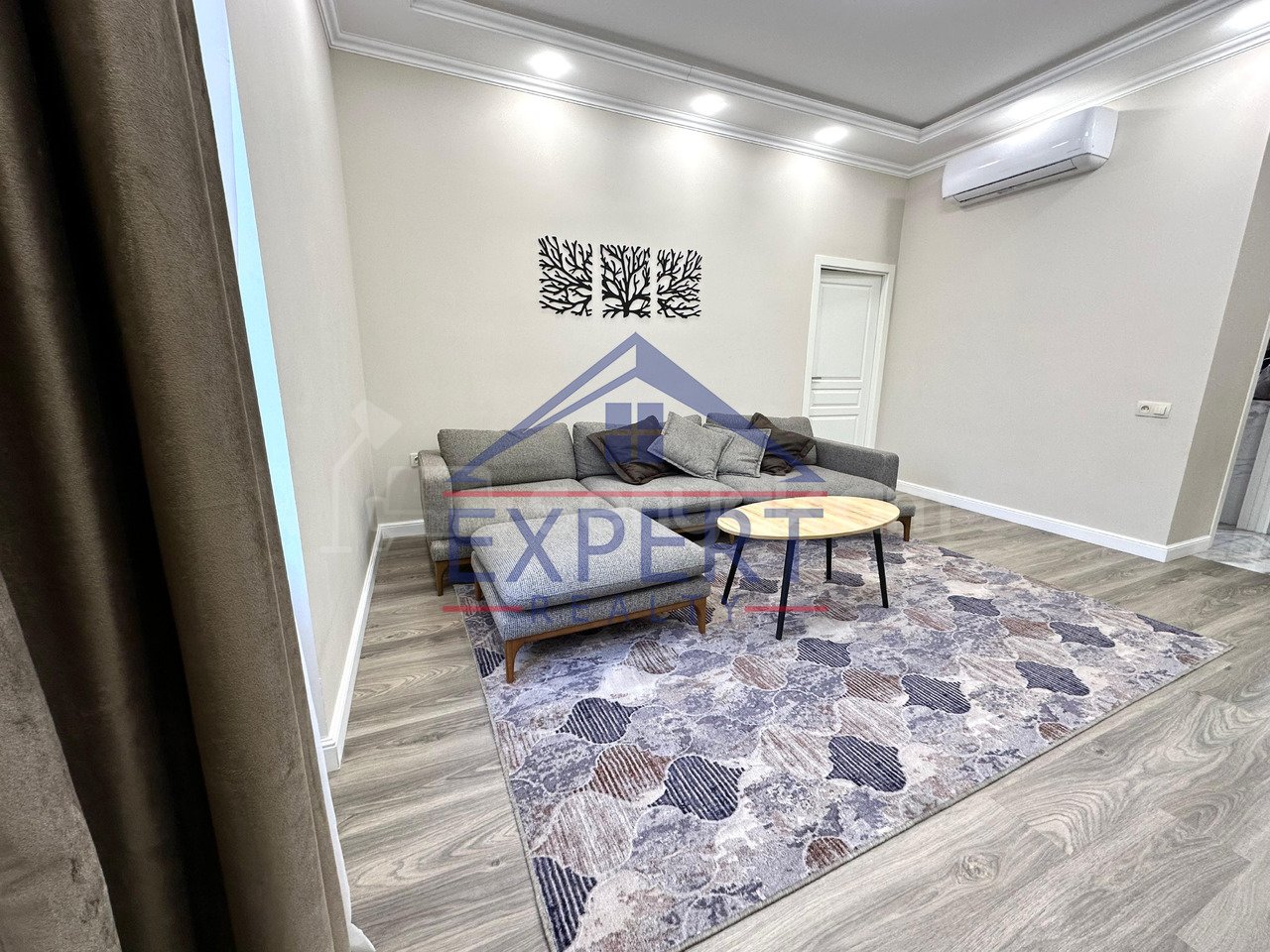 3 Սենյականոց Բնակարան Քարե Շենքում, 83քմ, 2/5 հարկ, Դիզայներական Վերանորոգված, Կահավորված, Արևկող