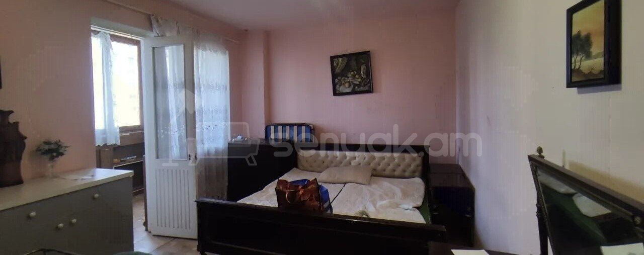 3 Սենյականոց Բնակարան, 84քմ, 6/12 հարկ, Նորմալ Վիճակում