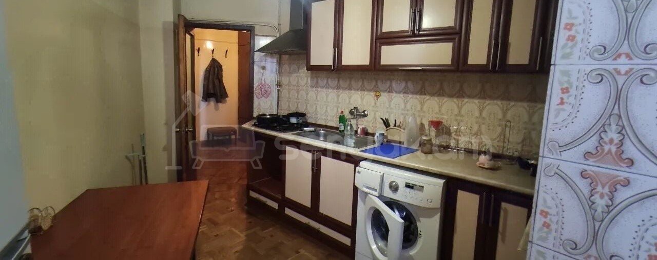 3 Սենյականոց Բնակարան, 84քմ, 6/12 հարկ, Նորմալ Վիճակում