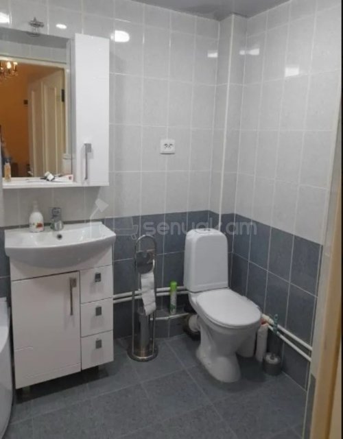 2 Սենյականոց Բնակարան Քարե Շենքում, 76քմ, 3/5 հարկ, Կոսմետիկ Վերանորոգված, Կահավորված, Արևկող