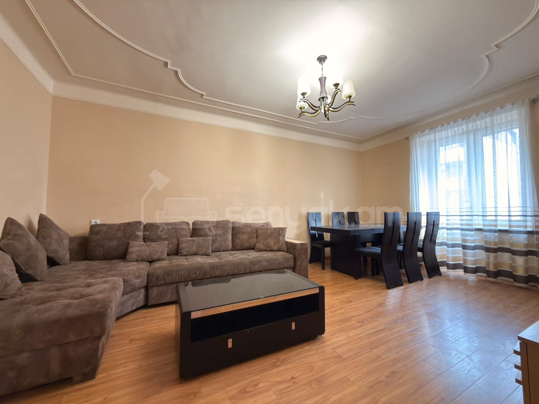 3 Սենյականոց Բնակարան Քարե Շենքում, 64քմ, 5/5 հարկ, Կապիտալ Վերանորոգված