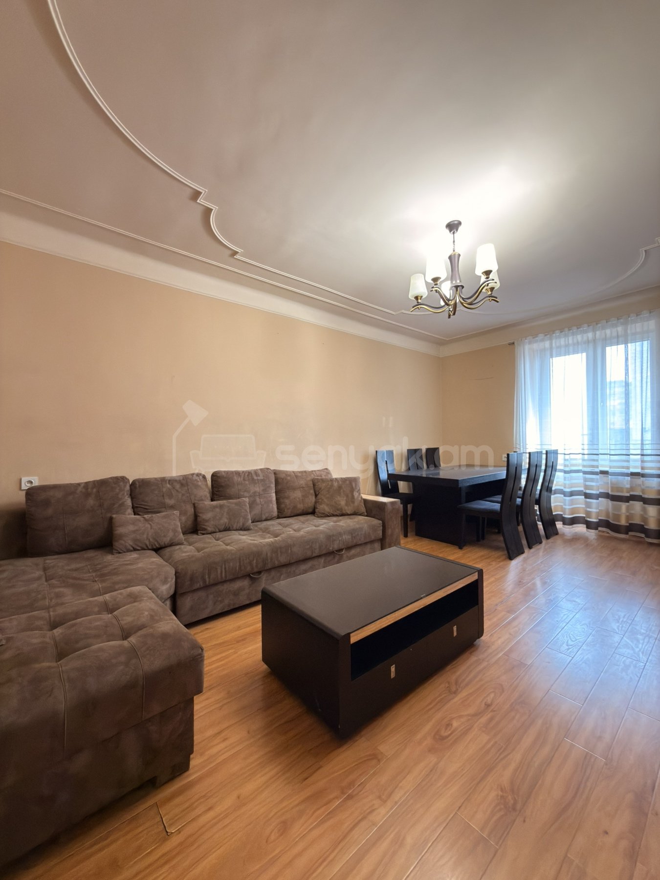 3 Սենյականոց Բնակարան Քարե Շենքում, 64քմ, 5/5 հարկ, Կապիտալ Վերանորոգված