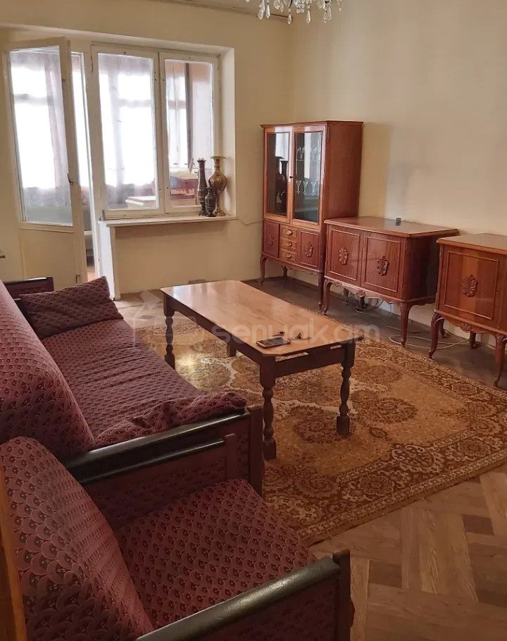 3 Սենյականոց Բնակարան Քարե Շենքում, 77քմ, 4/5 հարկ, Պետական Վիճակում