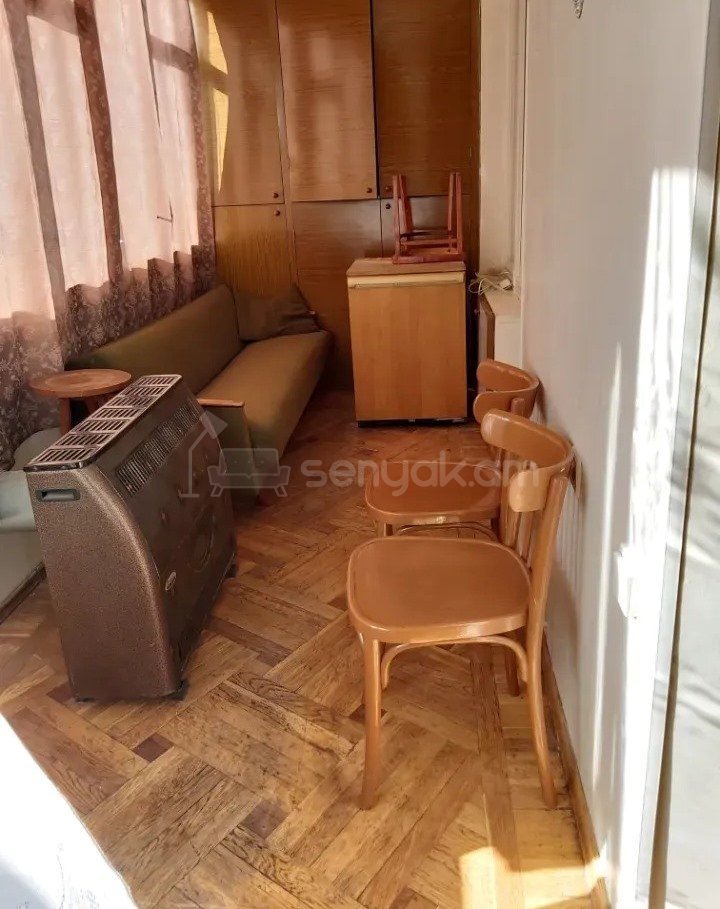 3 Սենյականոց Բնակարան Քարե Շենքում, 77քմ, 4/5 հարկ, Պետական Վիճակում