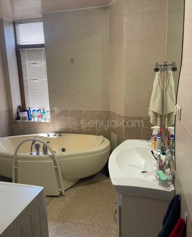 3 Սենյականոց Բնակարան Նորակառույցում, 122քմ, 5/7 հարկ, Կապիտալ Վերանորոգված