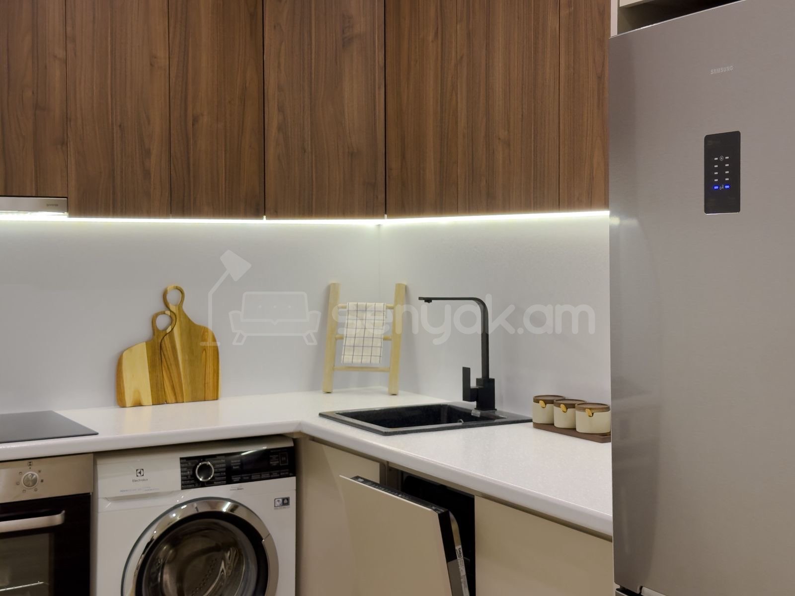 2 Սենյականոց Բնակարան, 49քմ, 2/9 հարկ, Դիզայներական Վերանորոգված