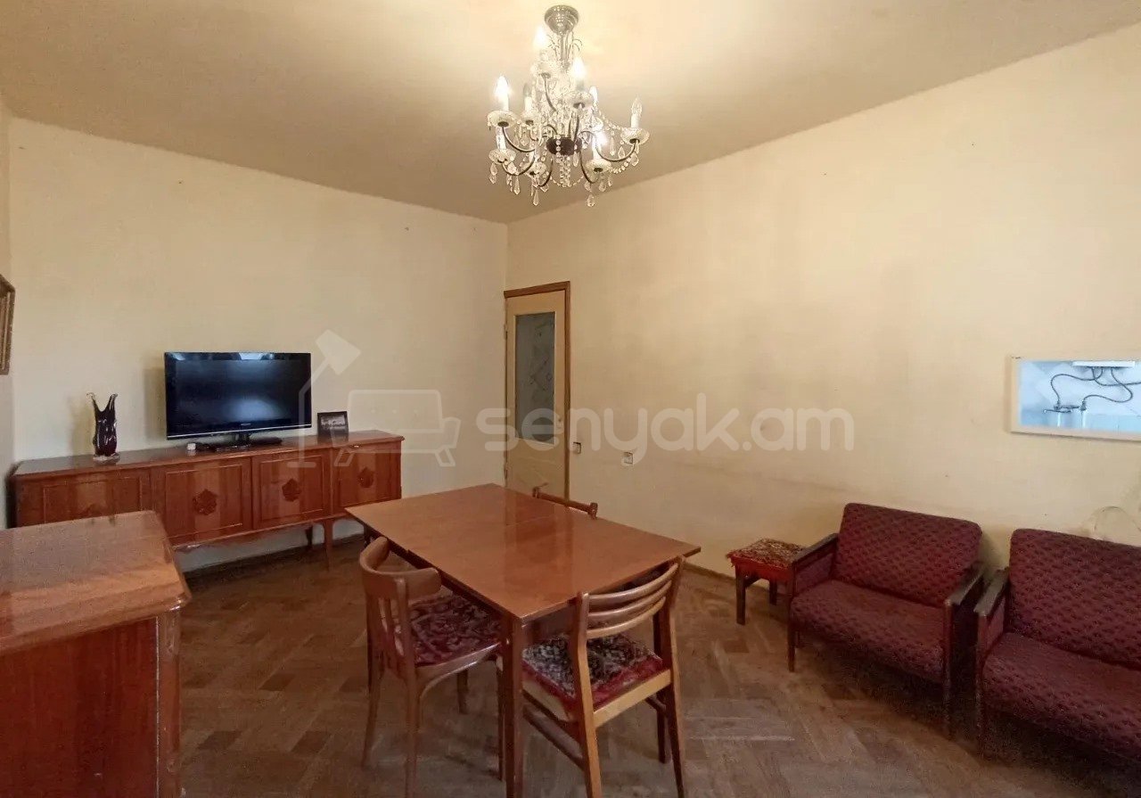 3 Սենյականոց Բնակարան Քարե Շենքում, 77քմ, 4/5 հարկ, Պետական Վիճակում