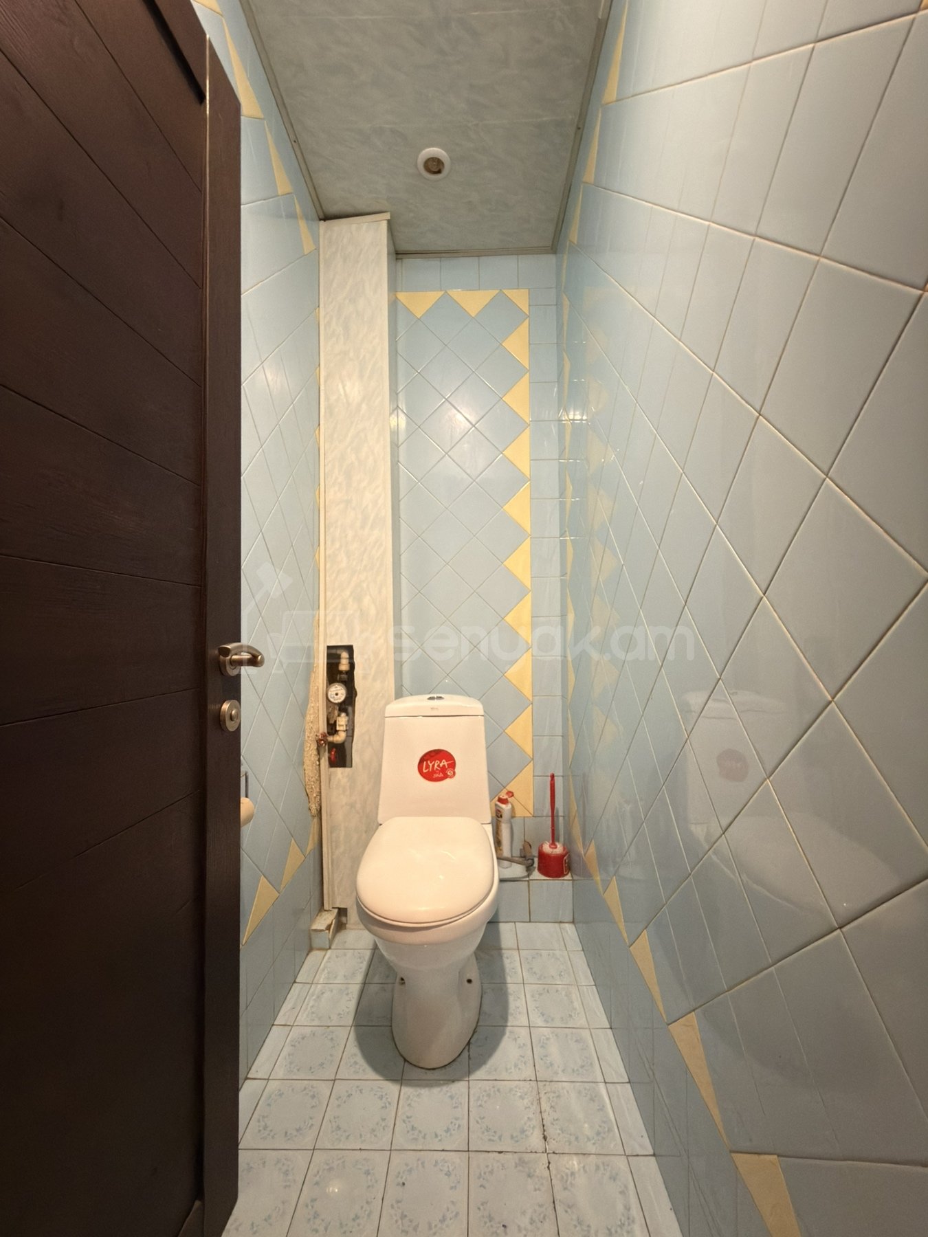 2 Սենյականոց Բնակարան Քարե Շենքում, 64քմ, 5/5 հարկ, Կապիտալ Վերանորոգված