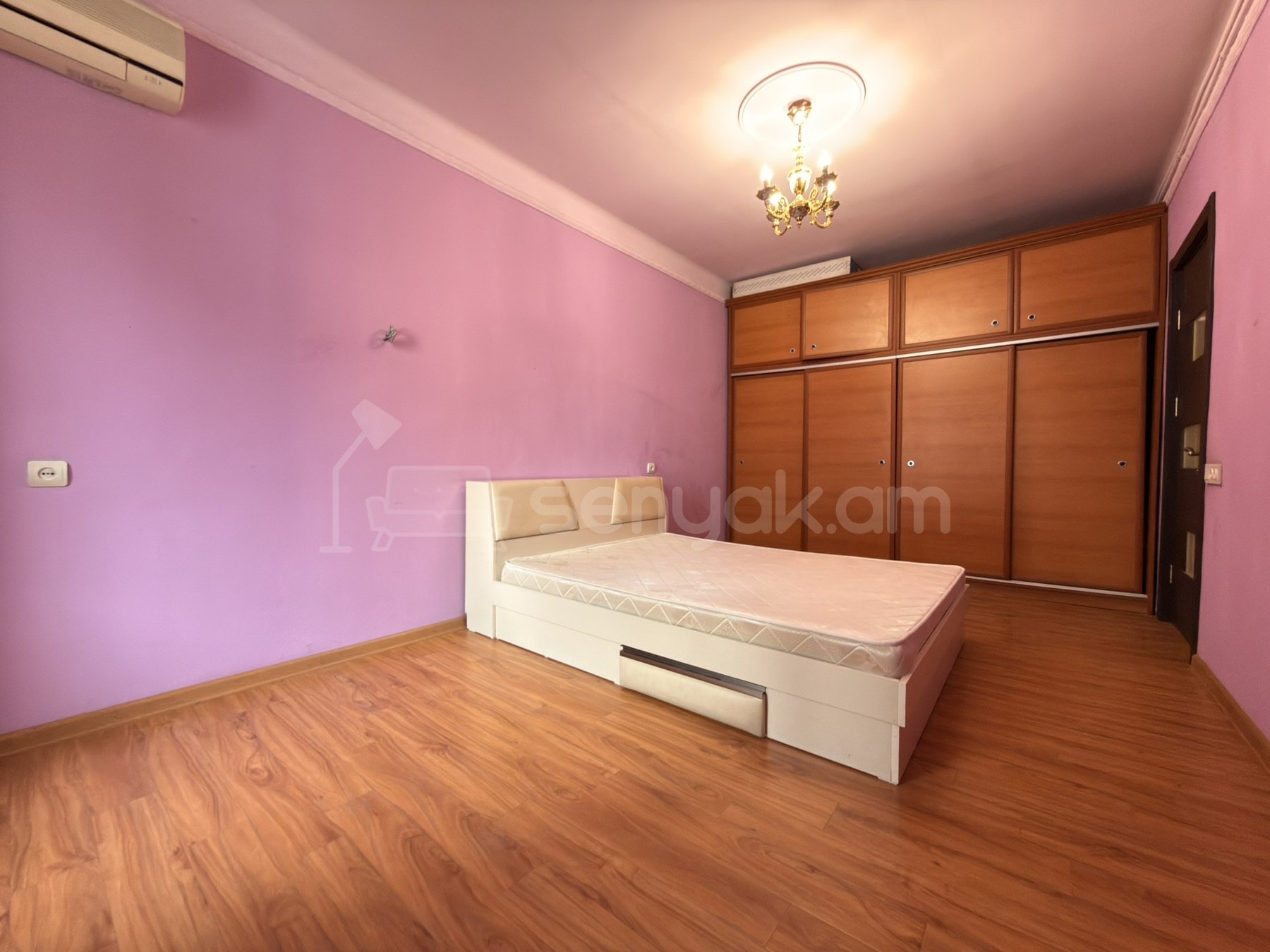 2 Սենյականոց Բնակարան Քարե Շենքում, 64քմ, 5/5 հարկ, Կապիտալ Վերանորոգված