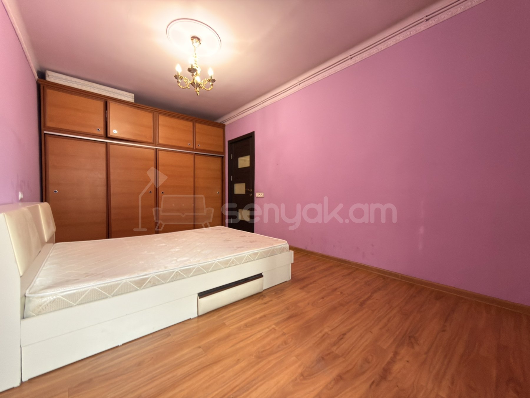 2 Սենյականոց Բնակարան Քարե Շենքում, 64քմ, 5/5 հարկ, Կապիտալ Վերանորոգված