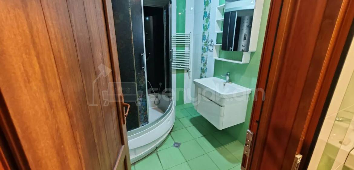 3 Սենյականոց Բնակարան, 64քմ, 8/10 հարկ, Նորմալ Վիճակում, Կահավորված