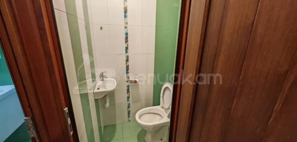 3 Սենյականոց Բնակարան, 64քմ, 8/10 հարկ, Նորմալ Վիճակում, Կահավորված