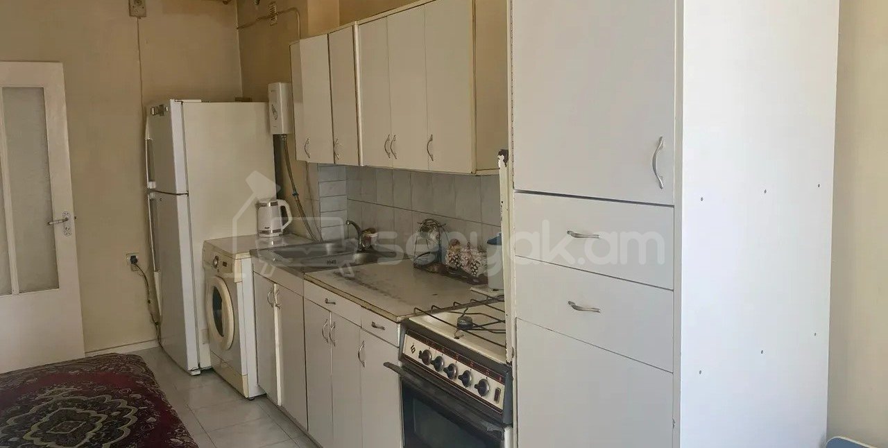 3 Սենյականոց Բնակարան, 74քմ, 3/9 հարկ, Նորմալ Վիճակում