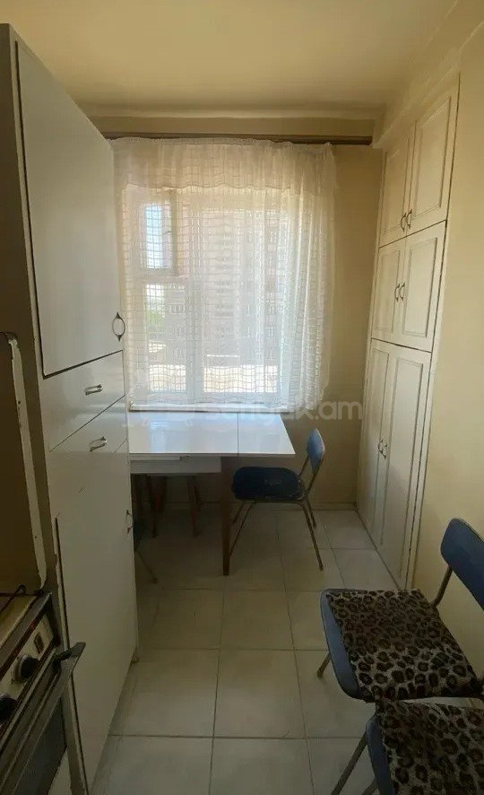 3 Սենյականոց Բնակարան, 74քմ, 3/9 հարկ, Նորմալ Վիճակում