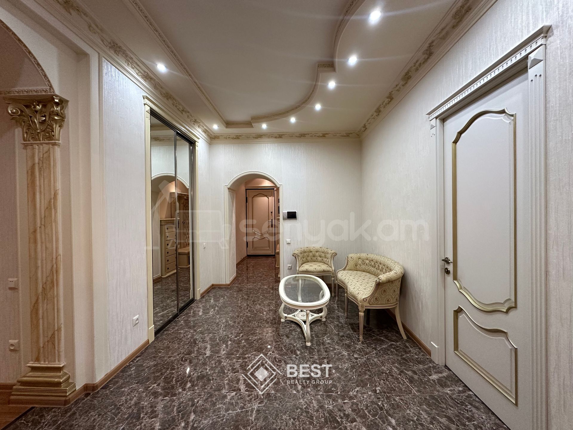 4 Սենյականոց Բնակարան Նորակառույցում, 205քմ, 6/15 հարկ, Կապիտալ Վերանորոգված, Կահավորված, Արևկող