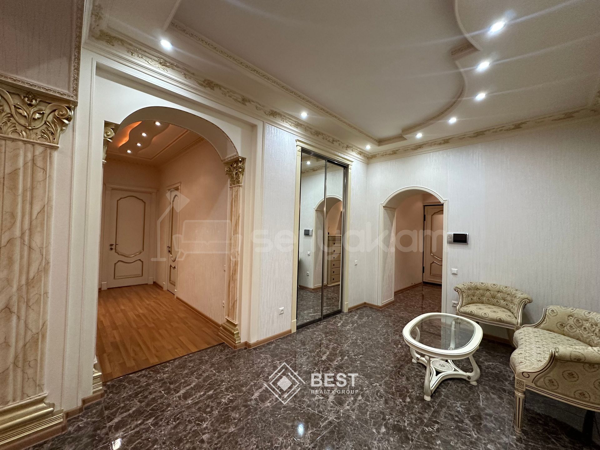 4 Սենյականոց Բնակարան Նորակառույցում, 205քմ, 6/15 հարկ, Կապիտալ Վերանորոգված, Կահավորված, Արևկող