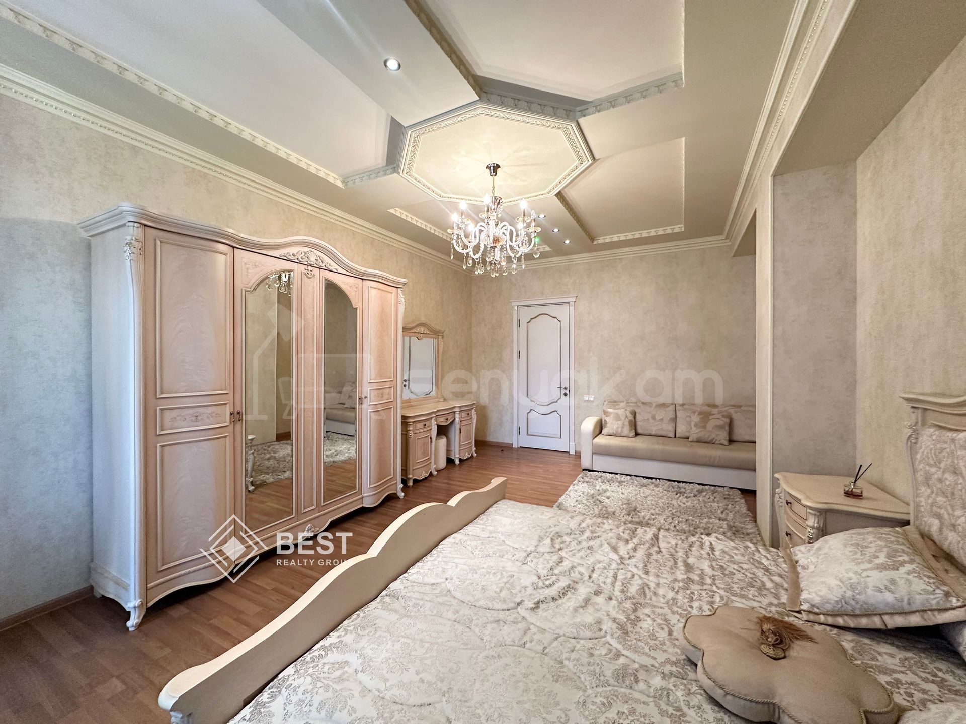 4 Սենյականոց Բնակարան Նորակառույցում, 205քմ, 6/15 հարկ, Կապիտալ Վերանորոգված, Կահավորված, Արևկող