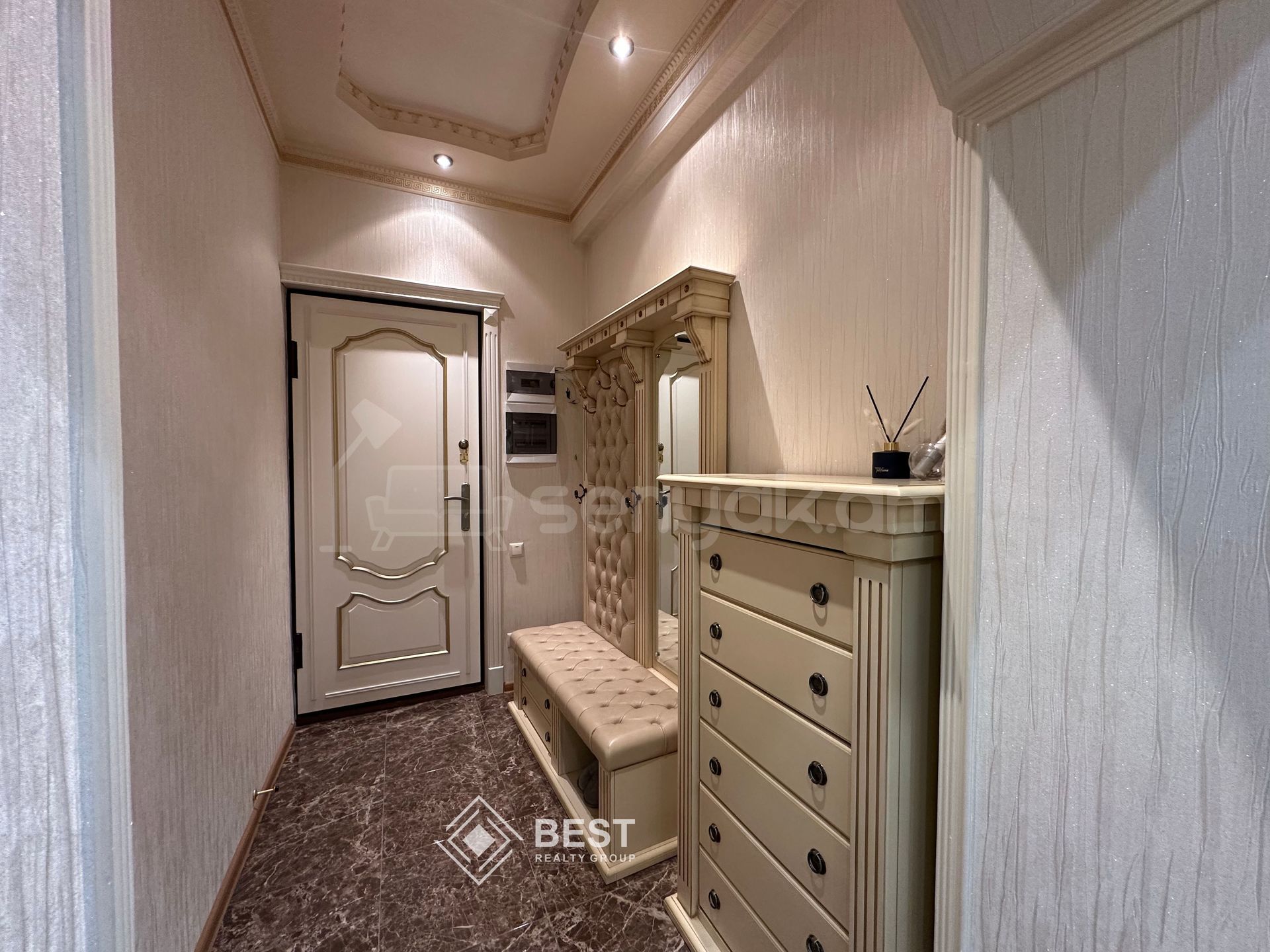 4 Սենյականոց Բնակարան Նորակառույցում, 205քմ, 6/15 հարկ, Կապիտալ Վերանորոգված, Կահավորված, Արևկող