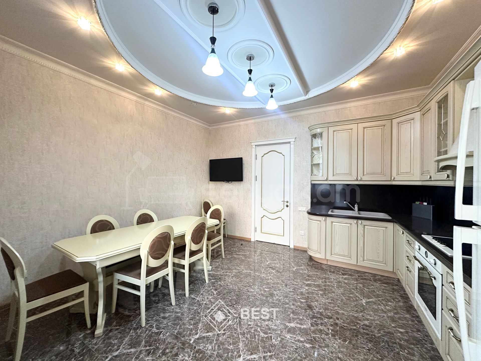 4 Սենյականոց Բնակարան Նորակառույցում, 205քմ, 6/15 հարկ, Կապիտալ Վերանորոգված, Կահավորված, Արևկող