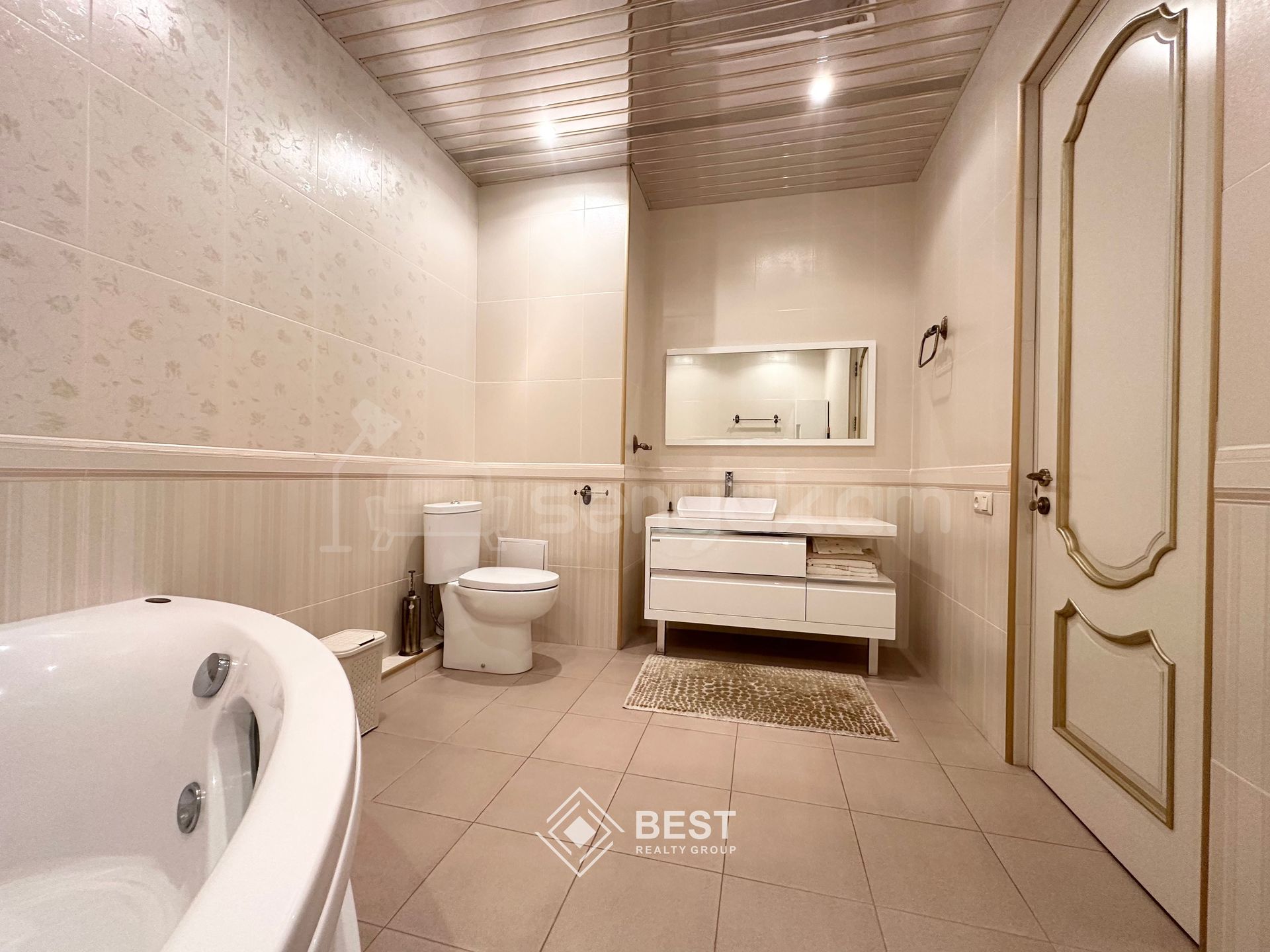 4 Սենյականոց Բնակարան Նորակառույցում, 205քմ, 6/15 հարկ, Կապիտալ Վերանորոգված, Կահավորված, Արևկող