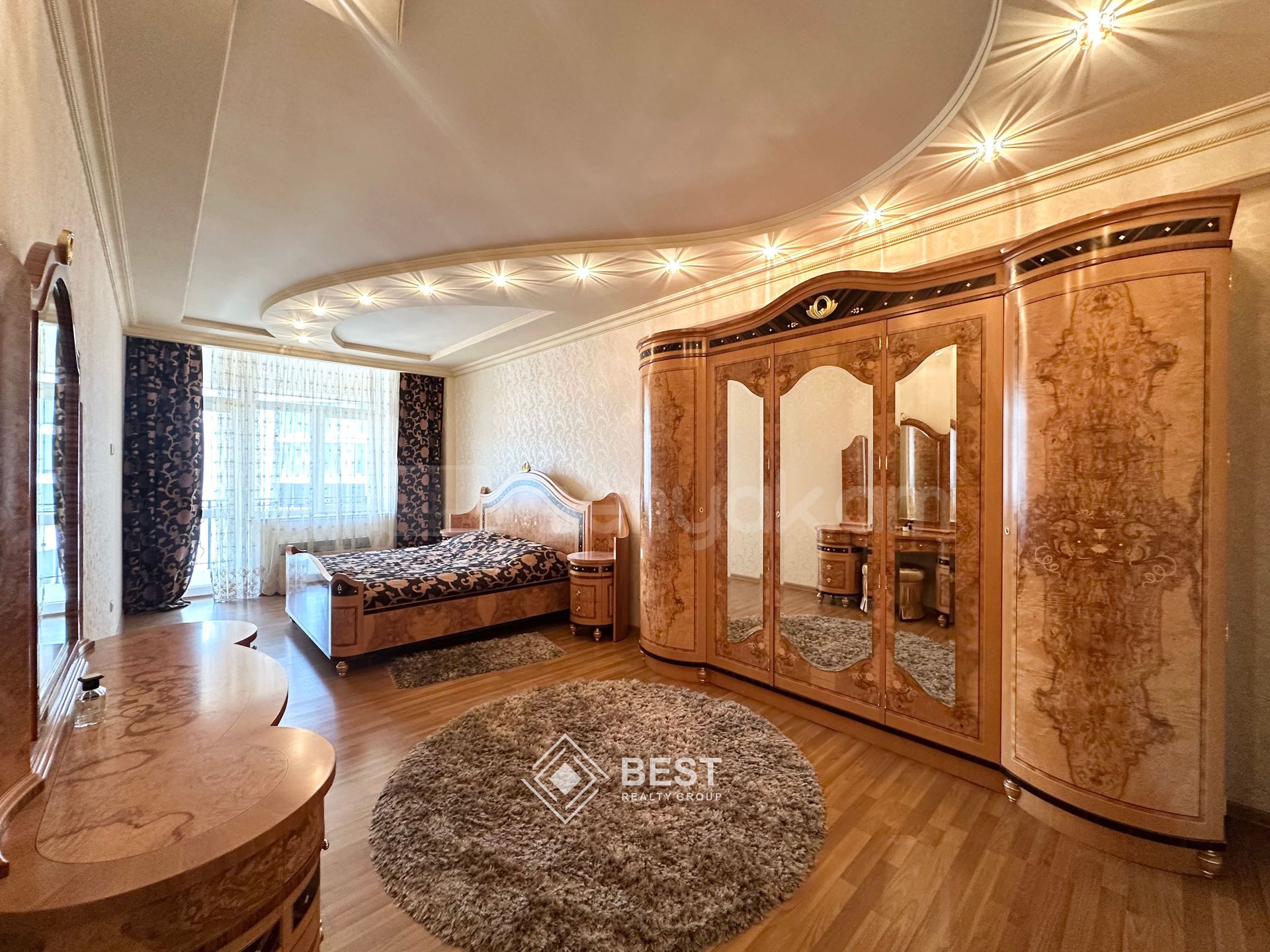 4 Սենյականոց Բնակարան Նորակառույցում, 205քմ, 6/15 հարկ, Կապիտալ Վերանորոգված, Կահավորված, Արևկող