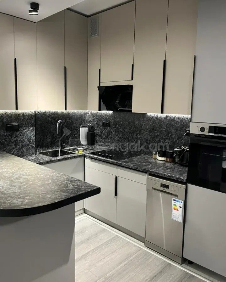 3 Սենյականոց Բնակարան Նորակառույցում, 68քմ, 9/14 հարկ, Կապիտալ Վերանորոգված, Կահավորված, Արևկող