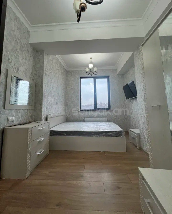 3 Սենյականոց Բնակարան, 74քմ, 10/18 հարկ, Դիզայներական Վերանորոգված, Կահավորված, Արևկող