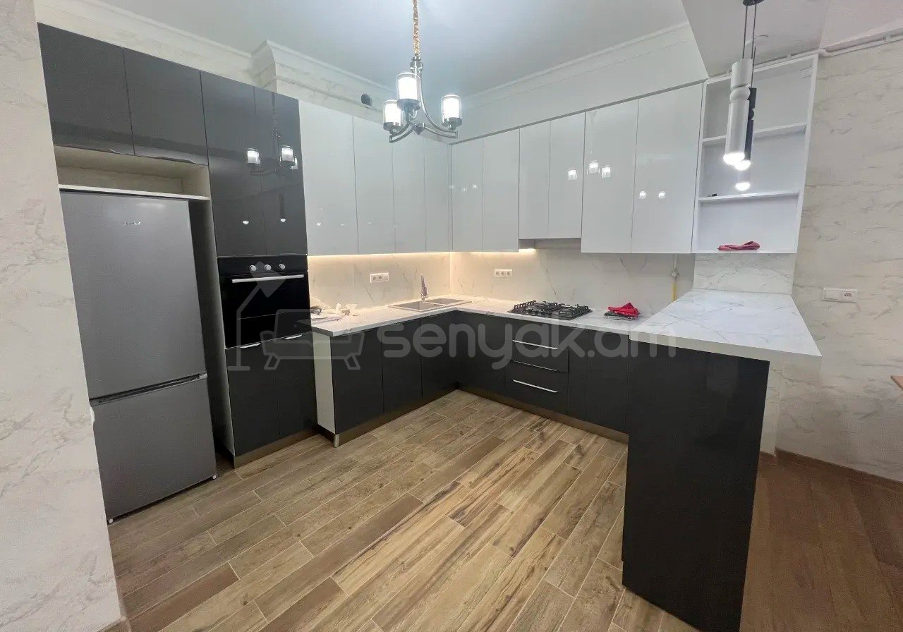 3 Սենյականոց Բնակարան, 74քմ, 10/18 հարկ, Դիզայներական Վերանորոգված, Կահավորված, Արևկող