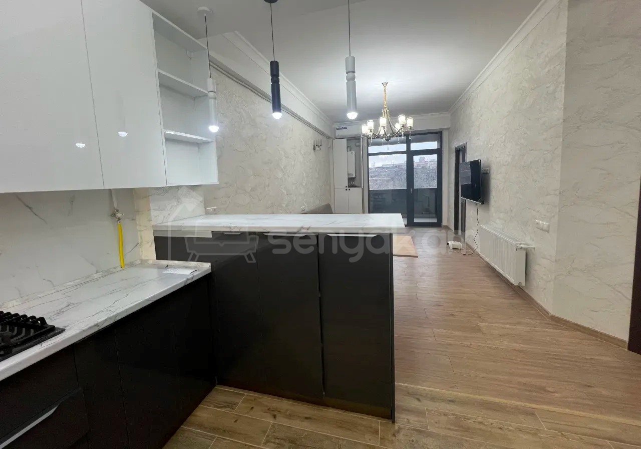 3 Սենյականոց Բնակարան, 74քմ, 10/18 հարկ, Դիզայներական Վերանորոգված, Կահավորված, Արևկող