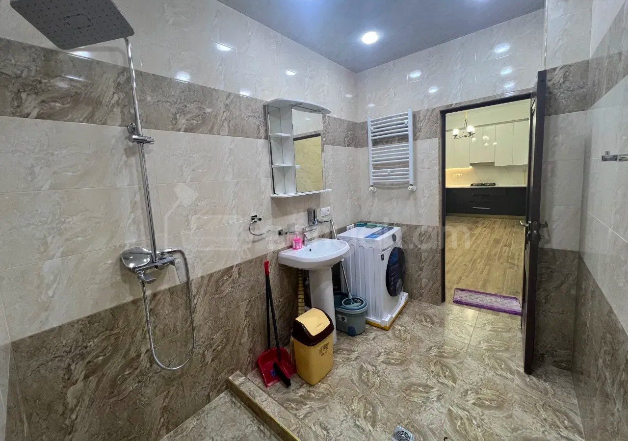 3 Սենյականոց Բնակարան, 74քմ, 10/18 հարկ, Դիզայներական Վերանորոգված, Կահավորված, Արևկող