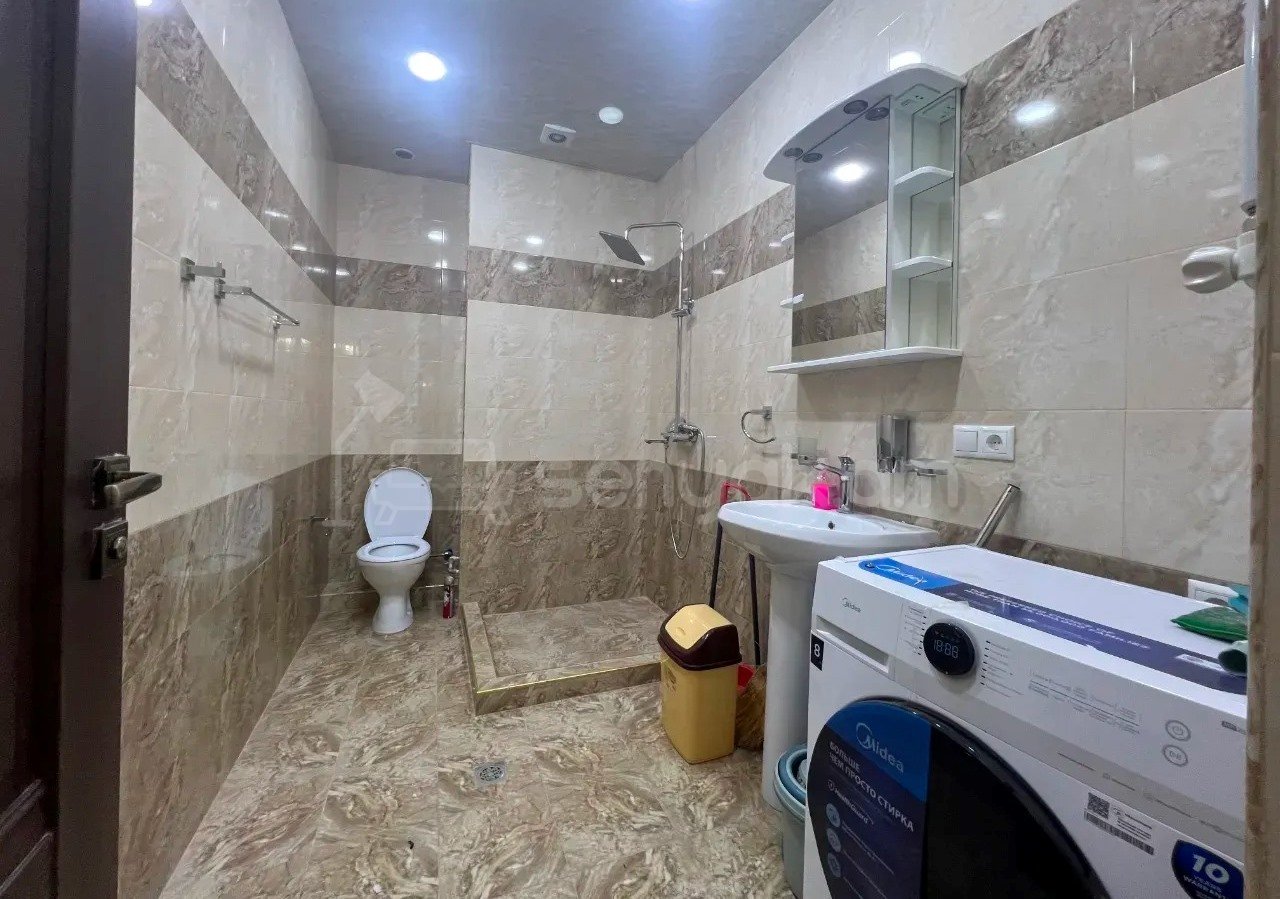 3 Սենյականոց Բնակարան, 74քմ, 10/18 հարկ, Դիզայներական Վերանորոգված, Կահավորված, Արևկող