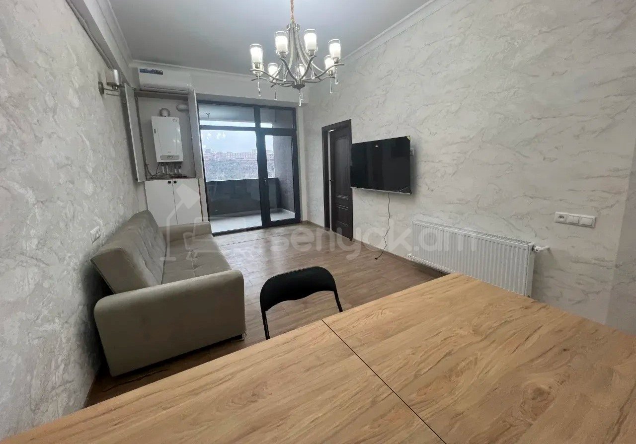 3 Սենյականոց Բնակարան, 74քմ, 10/18 հարկ, Դիզայներական Վերանորոգված, Կահավորված, Արևկող