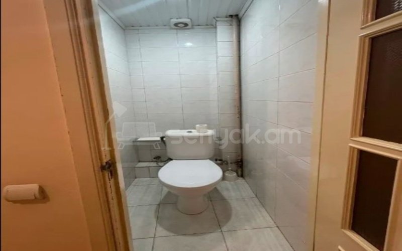 3 Սենյականոց Բնակարան Քարե Շենքում, 55քմ, 4/5 հարկ, Կոսմետիկ Վերանորոգված, Կահավորված, Արևկող