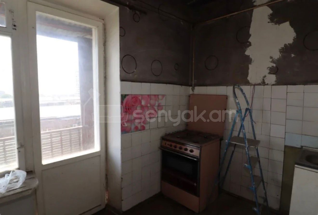 2 Սենյականոց Բնակարան Քարե Շենքում, 54քմ, 5/5 հարկ, Զրոյական Վիճակում