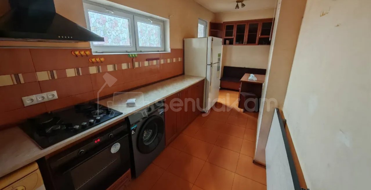 4 Սենյականոց Բնակարան, 70քմ, 8/10 հարկ, Կոսմետիկ Վերանորոգված, Կահավորված