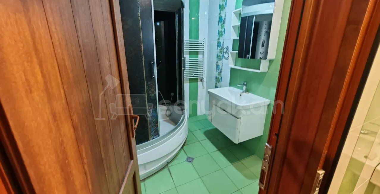 4 Սենյականոց Բնակարան, 70քմ, 8/10 հարկ, Կոսմետիկ Վերանորոգված, Կահավորված