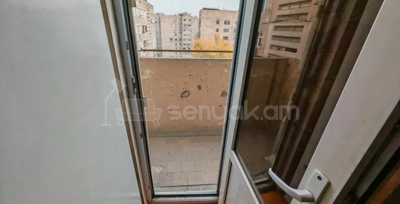 4 Սենյականոց Բնակարան, 70քմ, 8/10 հարկ, Կոսմետիկ Վերանորոգված, Կահավորված