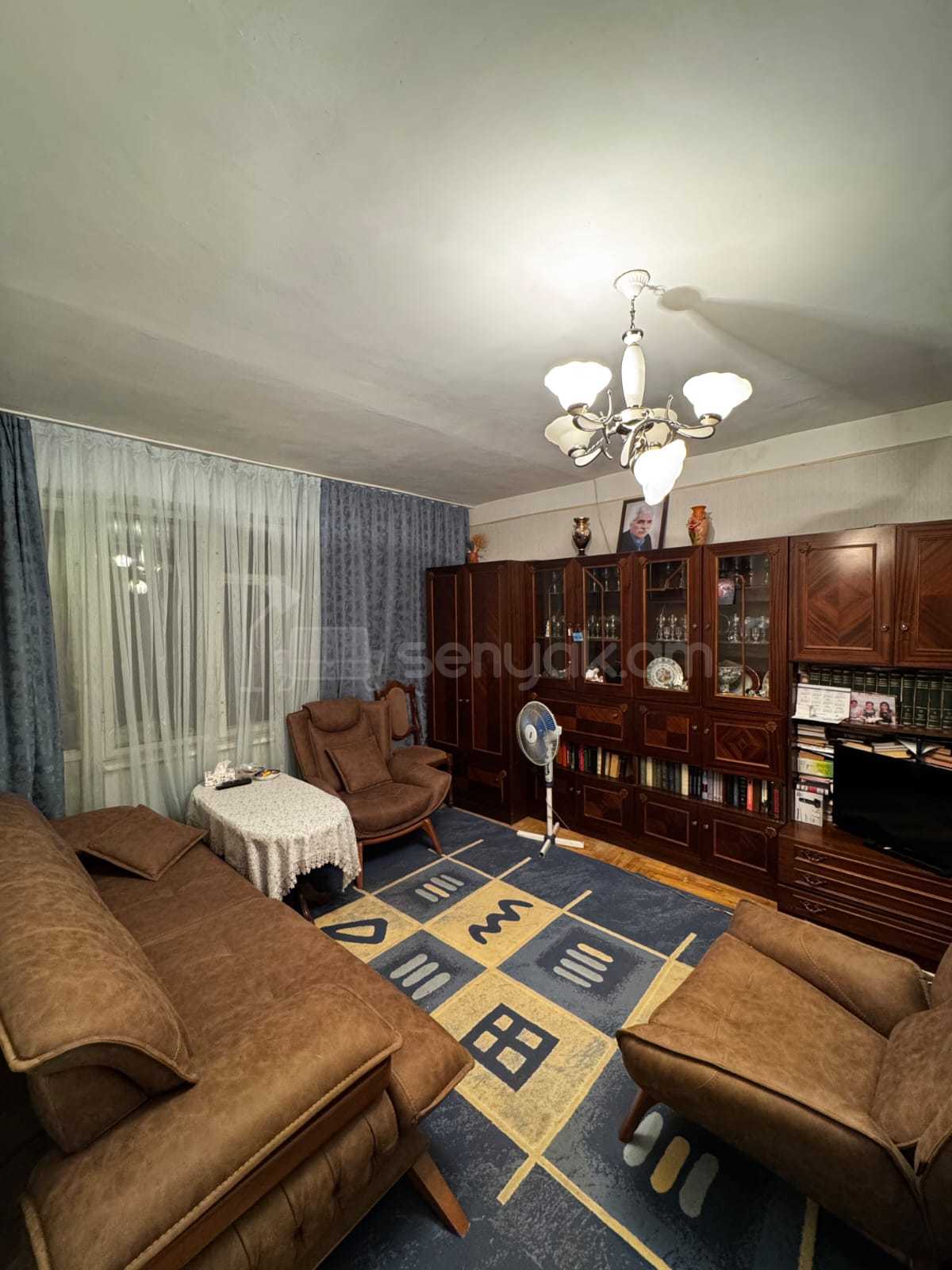 2 Սենյականոց Բնակարան Քարե Շենքում, 49քմ, 5/5 հարկ, Կոսմետիկ Վերանորոգված