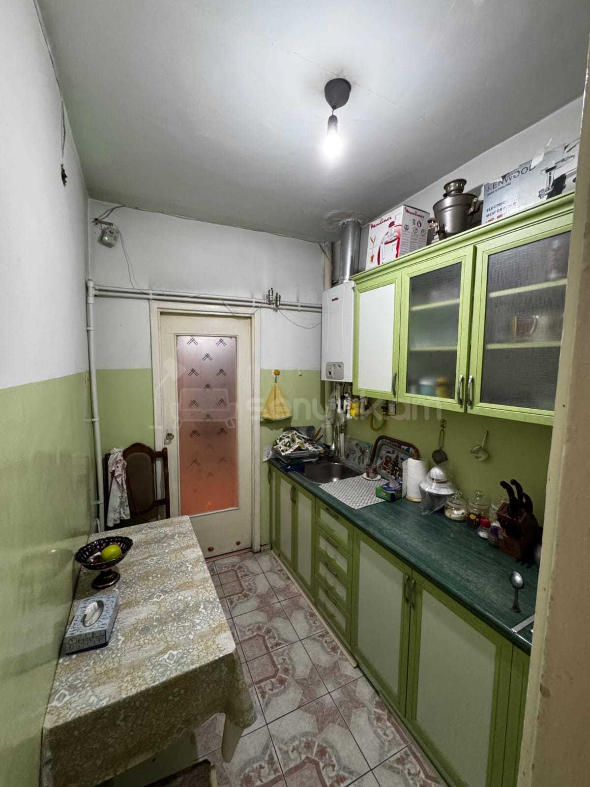 2 Սենյականոց Բնակարան Քարե Շենքում, 49քմ, 5/5 հարկ, Կոսմետիկ Վերանորոգված