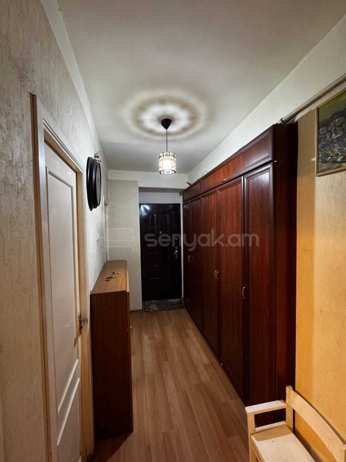 2 Սենյականոց Բնակարան Քարե Շենքում, 49քմ, 5/5 հարկ, Կոսմետիկ Վերանորոգված