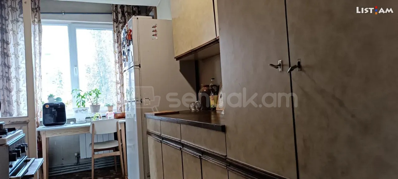 3 Սենյականոց Բնակարան, 86քմ, 7/14 հարկ, Նորմալ Վիճակում