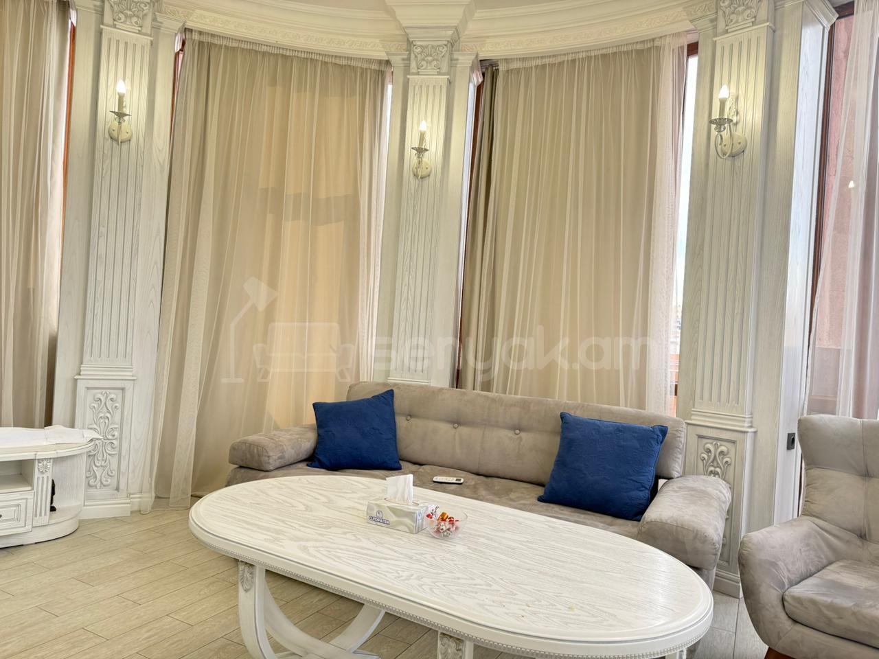 2 Սենյականոց Բնակարան Նորակառույցում, 82քմ, 8/12 հարկ, Դիզայներական Վերանորոգված, Կահավորված, Արևկող