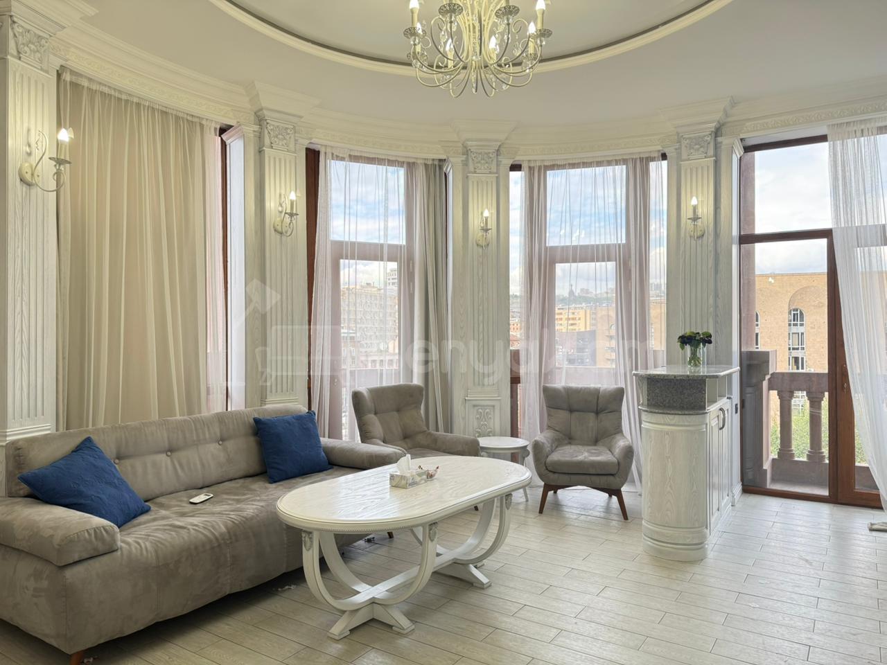 2 Սենյականոց Բնակարան Նորակառույցում, 82քմ, 8/12 հարկ, Դիզայներական Վերանորոգված, Կահավորված, Արևկող