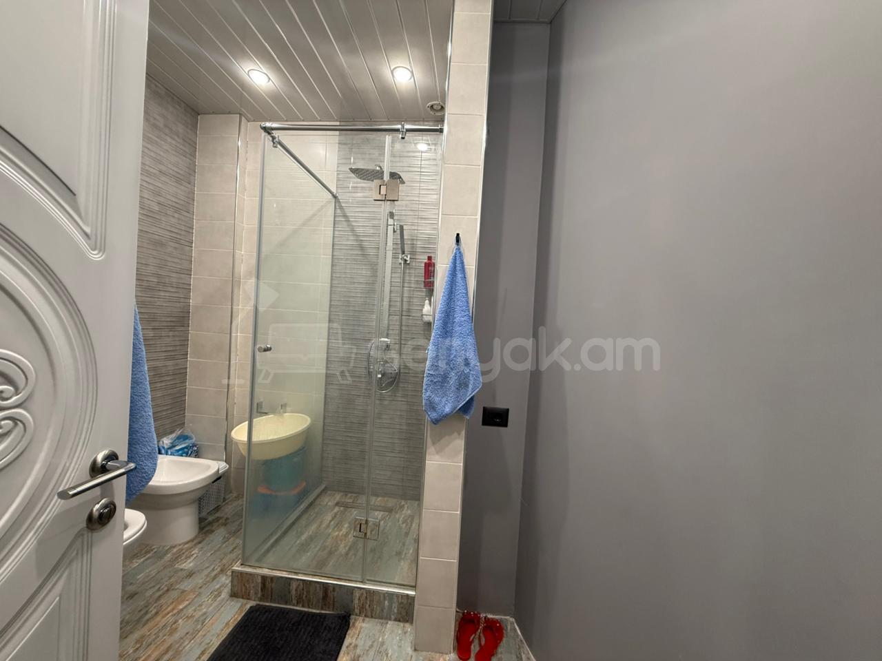 2 Սենյականոց Բնակարան Նորակառույցում, 82քմ, 8/12 հարկ, Դիզայներական Վերանորոգված, Կահավորված, Արևկող