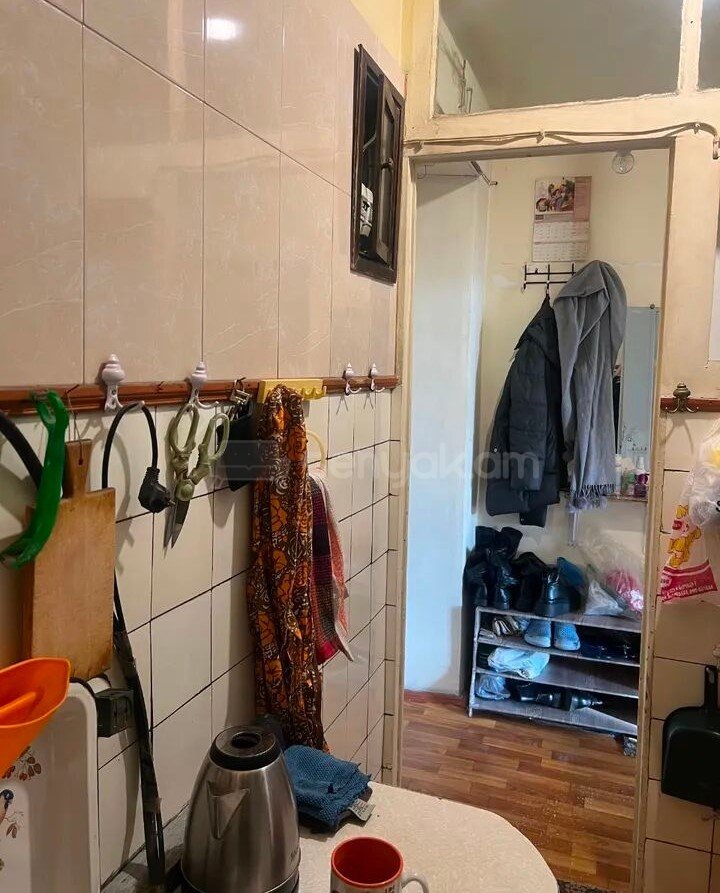 1 Սենյականոց Բնակարան Քարե Շենքում, 41քմ, 3/5 հարկ, Պետական Վիճակում