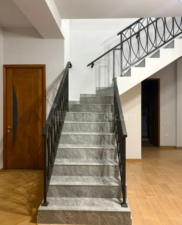 7 Սենյականոց Սեփական Տուն, 300քմ, Կապիտալ Վերանորոգված, Կահավորված, Ավտոտնակով