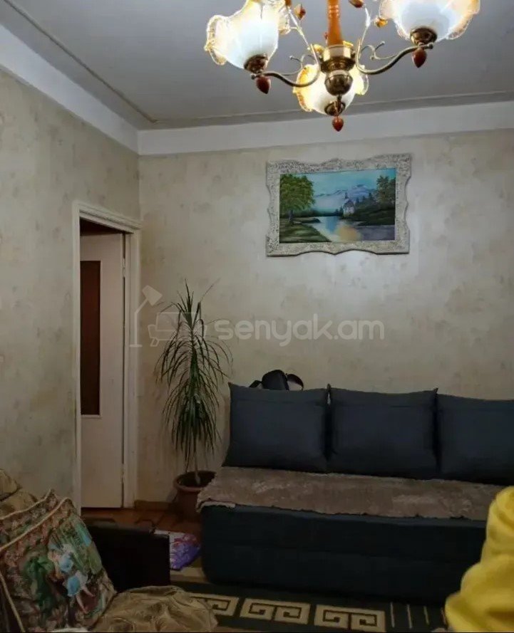 1 Սենյականոց Բնակարան Քարե Շենքում, 32քմ, 4/5 հարկ, Նորմալ Վիճակում